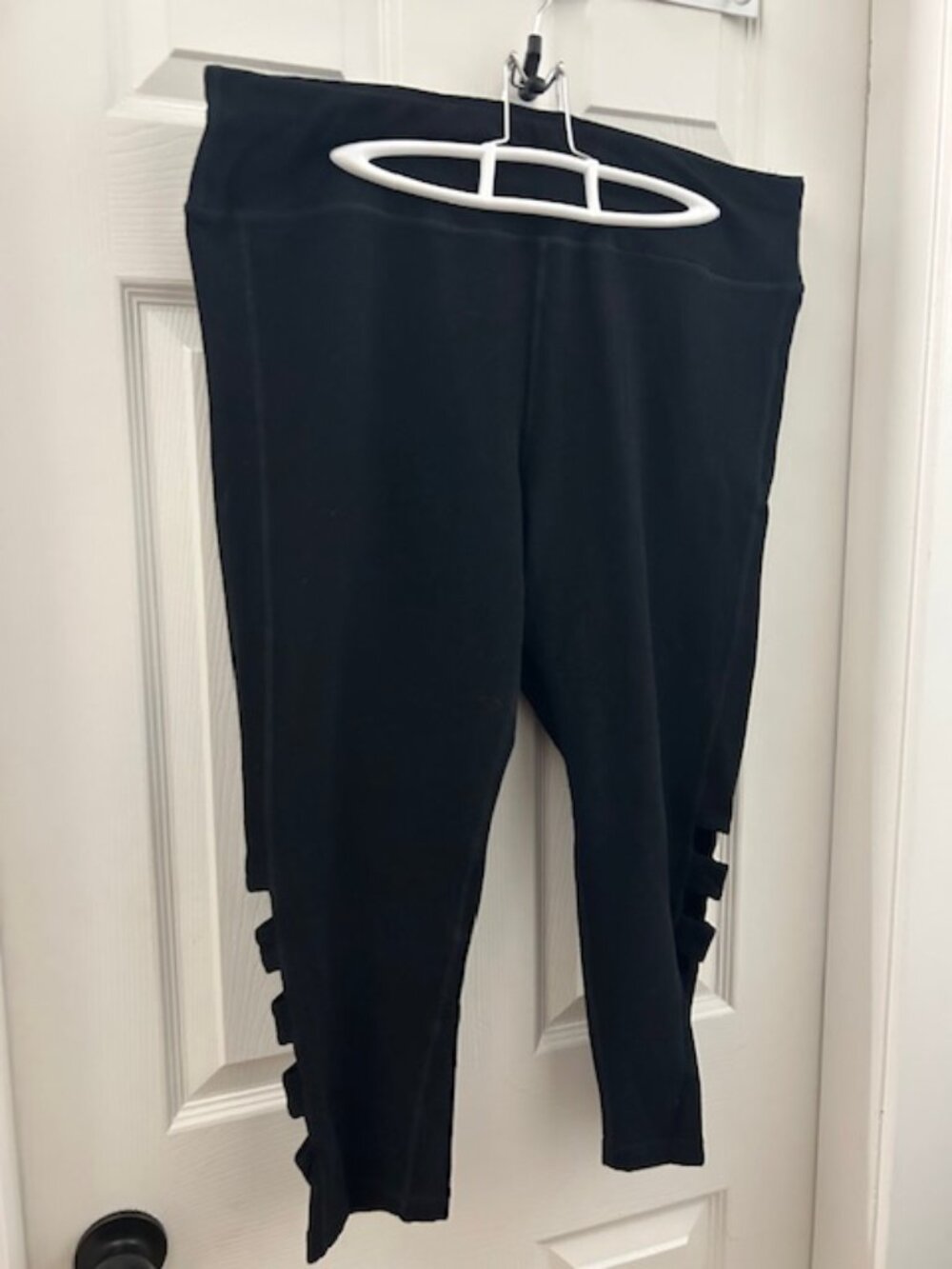 Velocity Cut-Out Leggings